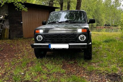 Lada Niva 76.000 km 14.500 &euro; Salzgitter 38259
