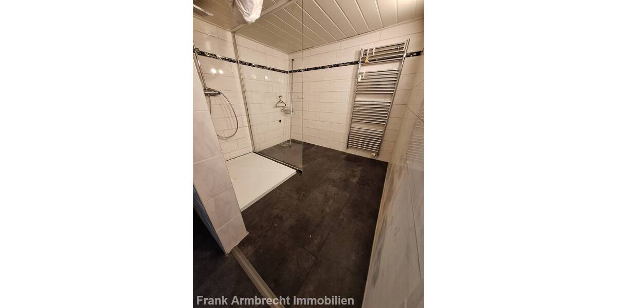 Mehrfamilienhaus, Wohnhaus Lutter Neuwallmoden - 8 Zimmer, 320 m&sup2;, 156.000&euro; | Angebot:26154913