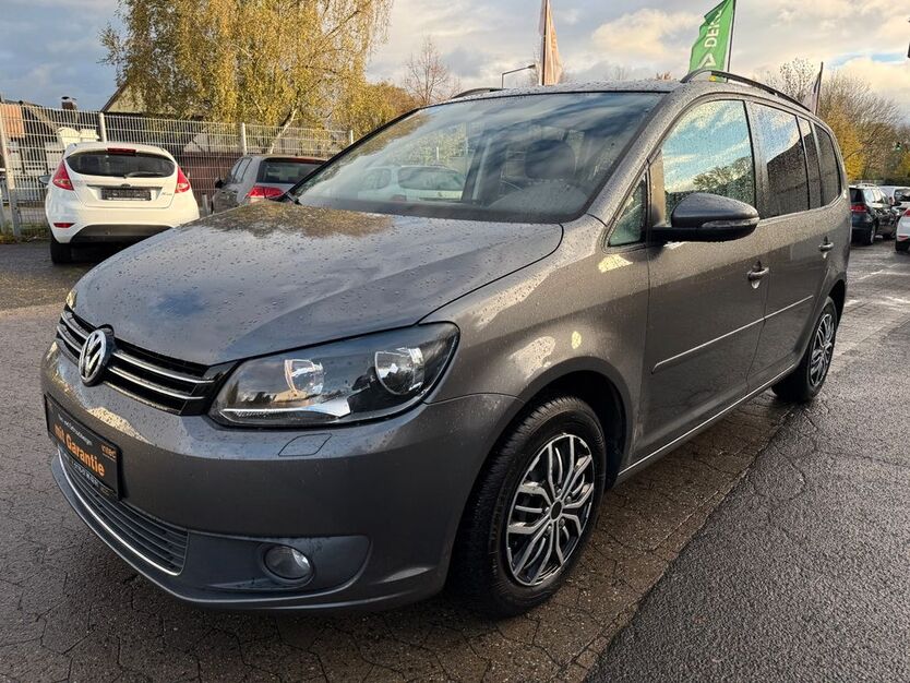VW Touran 150.000 km 9.300 € Lehre 38165