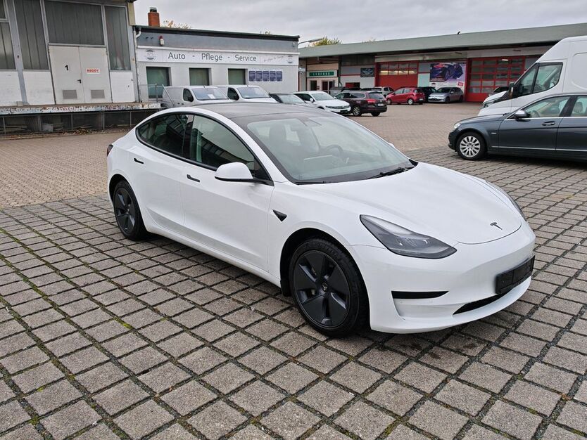 Tesla Model 3 149.104 km 20.970 € Braunschweig 38112
