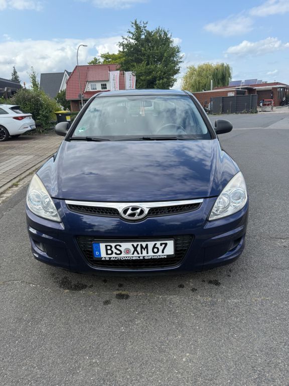 i30