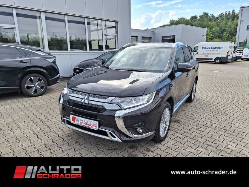 Mitsubishi Plug-in Hybrid Outlander 25.200 km 24.480 € Hildesheim 31135