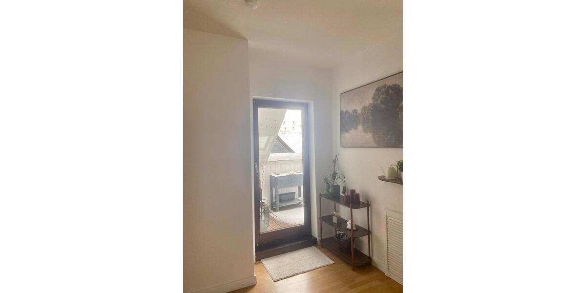 Dachgeschoßwohnung Braunschweig Wabe-Schunter-Beberbach - 2.5 Zimmer, 90 m&sup2;, 810&euro; | Angebot:25232088