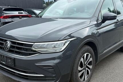 VW Tiguan 136.950 km 18.990 &euro; Braunschweig 38122