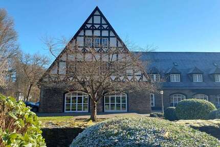 Büro in Ober-Mörlen 2.695 € 257 m²