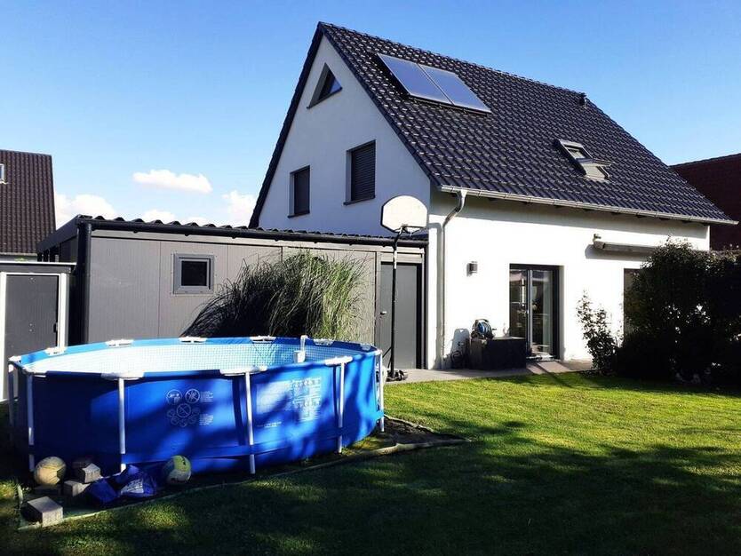 Neuwertiges Einfamilienhaus in ruhiger Wohnlage