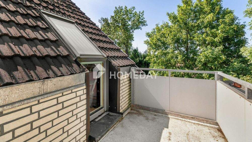 Charmante 3-Zimmer-Dachgeschosswohnung mit Keller, Garage und schönem Ausblick 3 zimmer