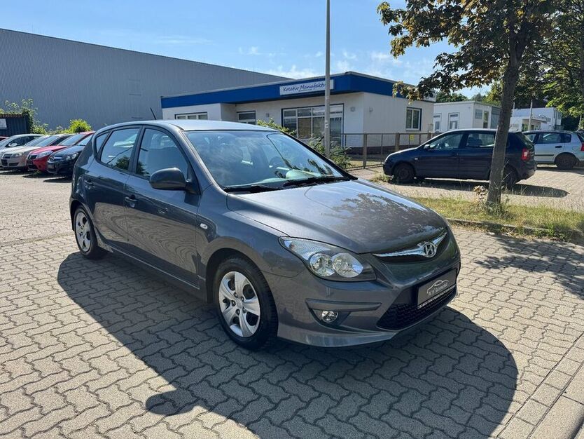 i30