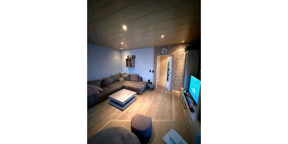 3-Zi. Wohnung, mit Balkon, EBK und Stellplätze in SZ-38226 3 zimmer