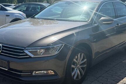 VW Passat 87.498 km 10.990 &euro; Braunschweig 38122