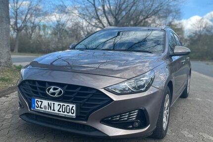 Hyundai i30 158.000 km 9.600 &euro; Salzgitter 38228