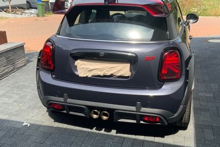 Mini John Cooper Works 3.000 km 40.900 &euro; Holle 31188