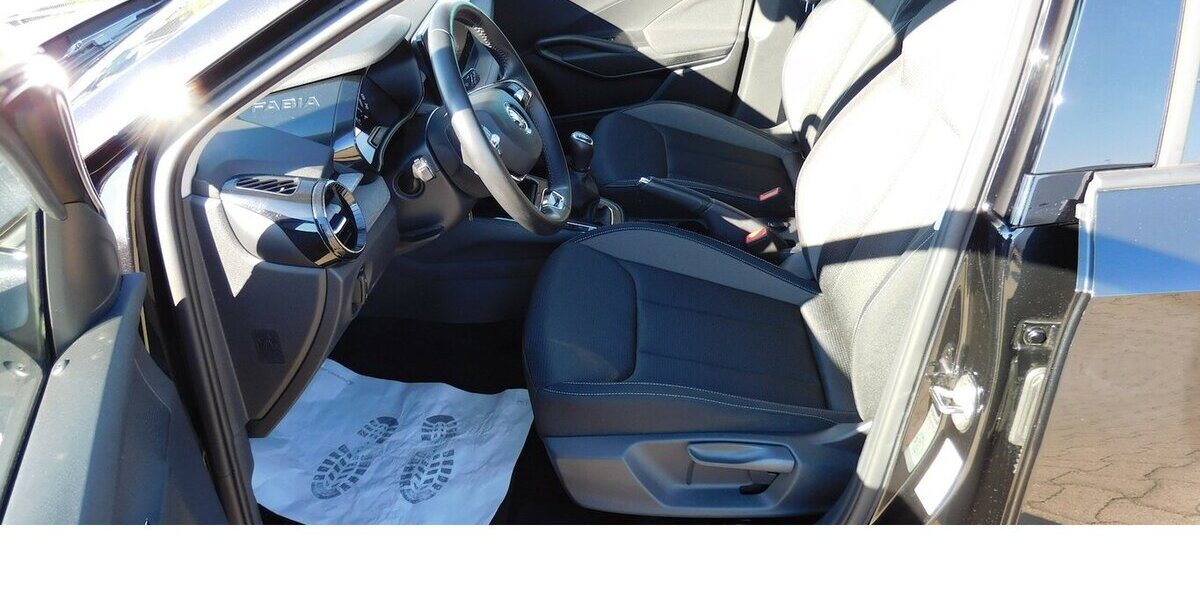 Skoda Fabia 1.0 Ambion TSI BMT 4TRG Klima Navi 14.100 km 16.990 € Vordorf 38533