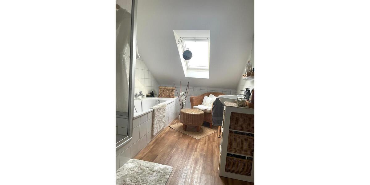 Moderne 2 Zimmer Dachgeschoss Wohnung mit großer Loggia 2 zimmer