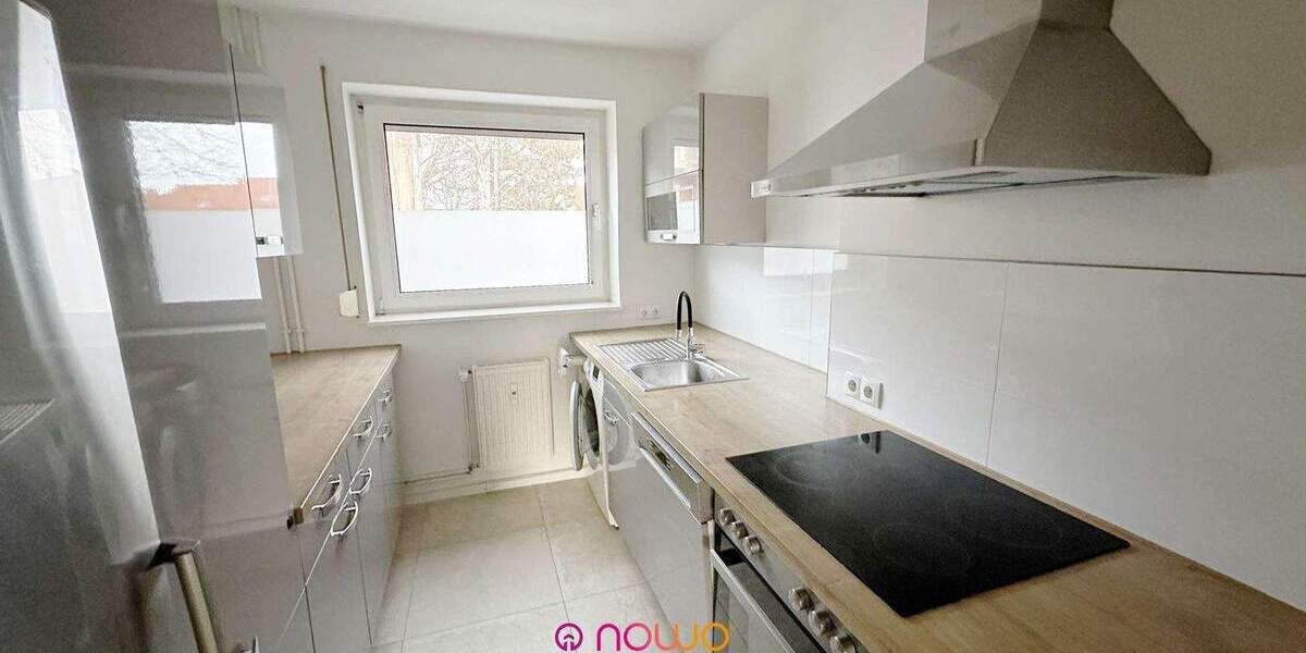 Modernisierte Erdgeschoss-Eigentumswohnung mit Balkon, Einbauküche und Garage in Salzgitter-Thiede 3 zimmer