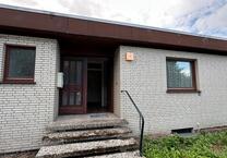 Renovierungsbedürftiges Helle DHH Bungalow mit Keller in Misburg