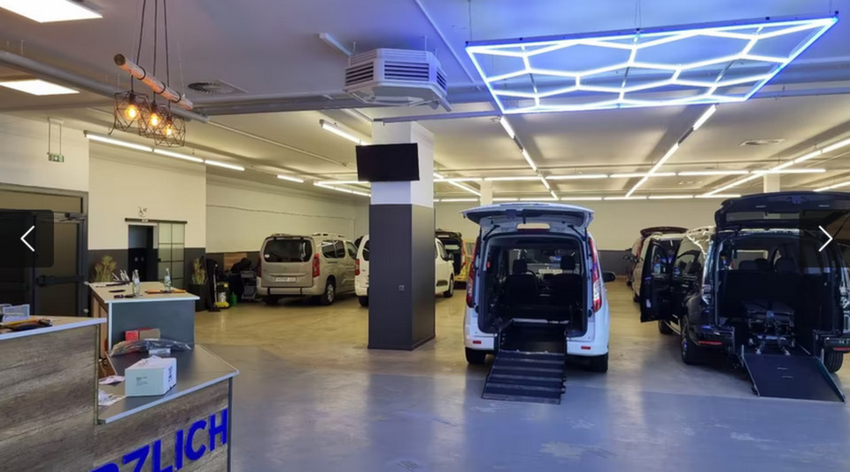 Top AutohausGewerbefläche ca. 1.000 m² + optional 2.185 m² HallenWerkstattfläche in guter Lage von Salzgitter-Bad zimmer