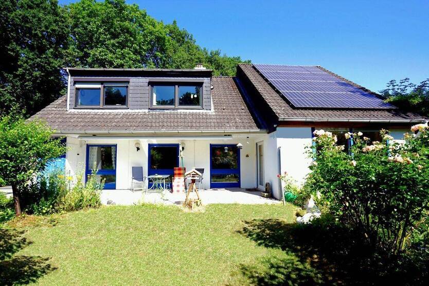 Großzügiges Einfamilienhaus mit Wärmepumpe, Photovoltaik und Ausbaureserve in ruhiger Lage in Querum 7 zimmer