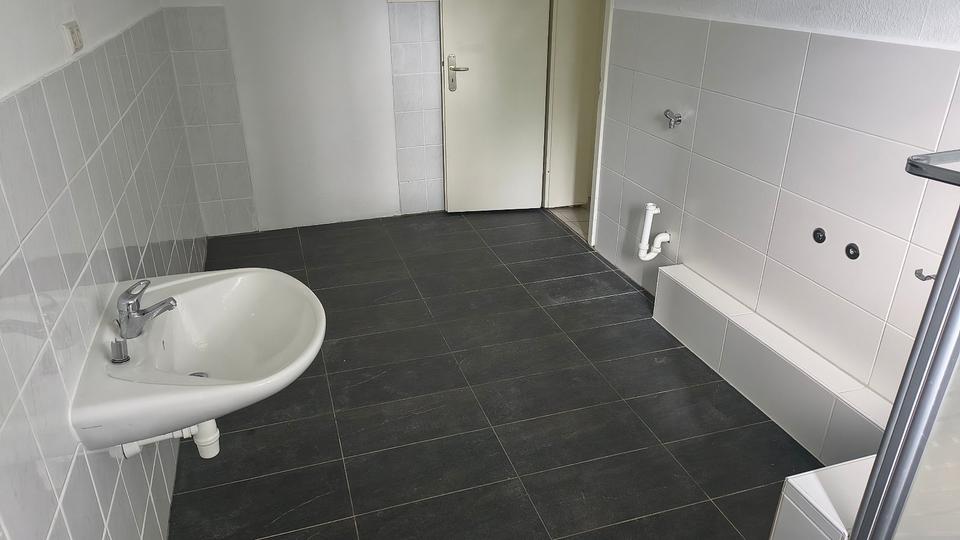 Etagenwohnung Hildesheim Himmelsthür - 6.5 Zimmer, 224 m&sup2;, 248.000&euro; | Angebot:27226411