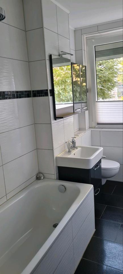 2 Zimmer Wohnung mit Balkon und Autostellplatz, in SZ Krähenriede