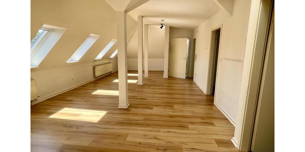 Dachgeschoßwohnung Hildesheim - 2 Zimmer, 70 m&sup2;, 550&euro; | Angebot:26491370