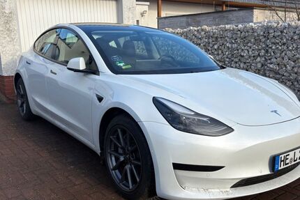 Tesla Model 3 124.000 km 22.999 &euro; Braunschweig 38122