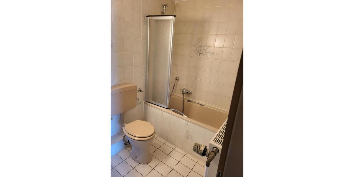 Etagenwohnung Hildesheim Bockfeld - 3 Zimmer, 93 m&sup2;, 1.000&euro; | Angebot:25571875