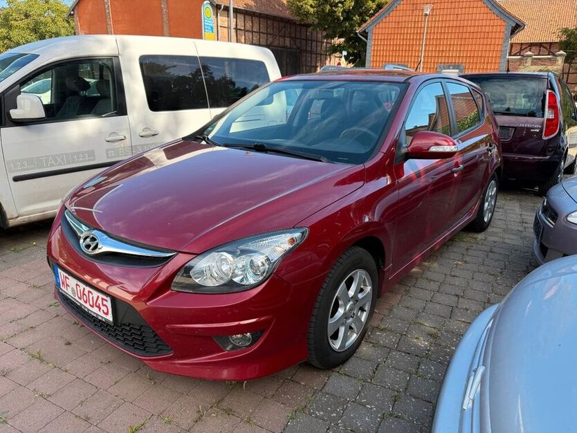 i30