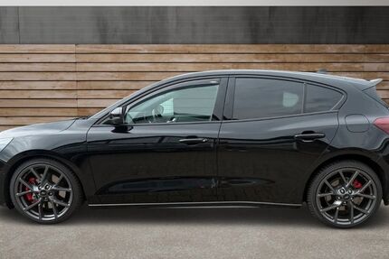 Ford Focus 9.828 km 36.250 € Vechelde 38159