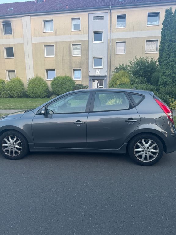 i30