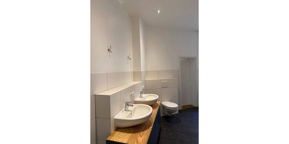 Zimmer Braunschweig Östliches Ringgebiet - 8 Zimmer, 235 m&sup2;, 1.950&euro; | Angebot:26220436