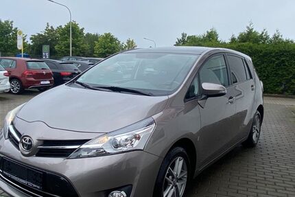 Toyota Verso 185.000 km 5.999 € Goslar 38644