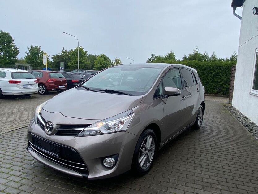 Toyota Verso 185.000 km 5.999 € Goslar 38644