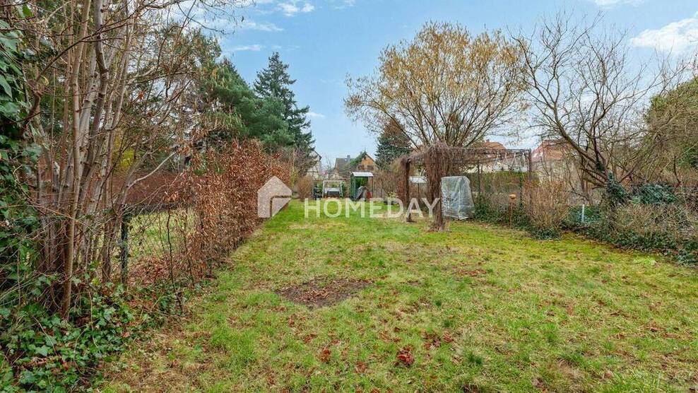 Attraktive 3-Zimmer-Erdgeschoßwohnung - solide vermietet mit Loggia, Garage und Gartennutzung