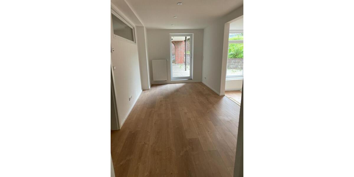 Etagenwohnung Hildesheim Himmelsthür - 2 Zimmer, 105 m&sup2;, 825&euro; | Angebot:25922695