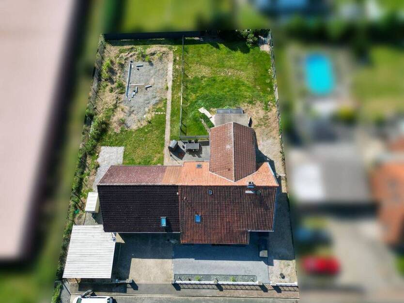 Einfamilienhaus mit zwei Wohneinheit und Bauplatz | Willkommen zu Hause!