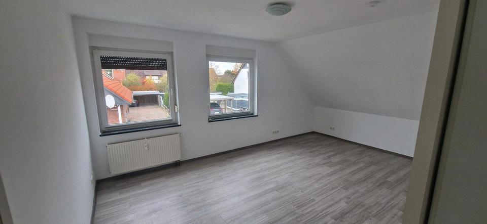 Helle, großzügige 4-Zimmer-Wohnung in Seenähe. zimmer