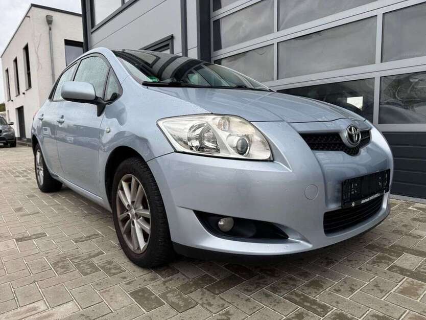 Toyota Auris 99.000 km 4.999 € Lengede OT Broistedt 38168