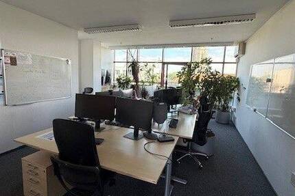 provisionsfreie und zentrale Bürofläche mit guter Parkmöglichkeit zimmer