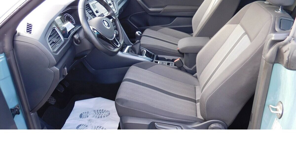 VW T-Roc 1.0 Cabriolet Style TSI BMT Navi Klima 25.700 km 19.990 € Vordorf 38533