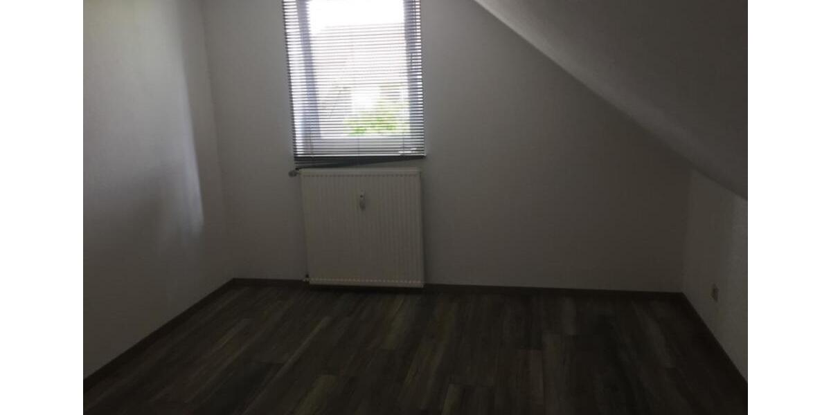 Dachgeschoßwohnung Liebenburg - 2.5 Zimmer, 72 m&sup2;, 370&euro; | Angebot:25164353