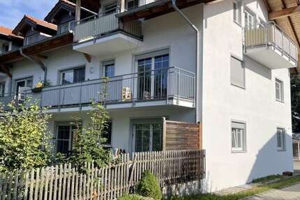 Wohnung zum Mieten in Brannenburg 1.110 € 94 m²