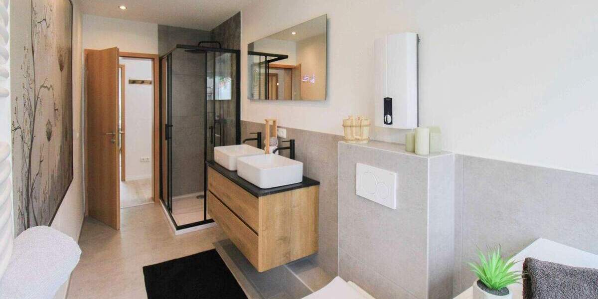 WIEDER VERFÜGBAR, Neubau-Luxuswohnung mit großer Dachterrasse und zusätzlicher ELW 6 zimmer