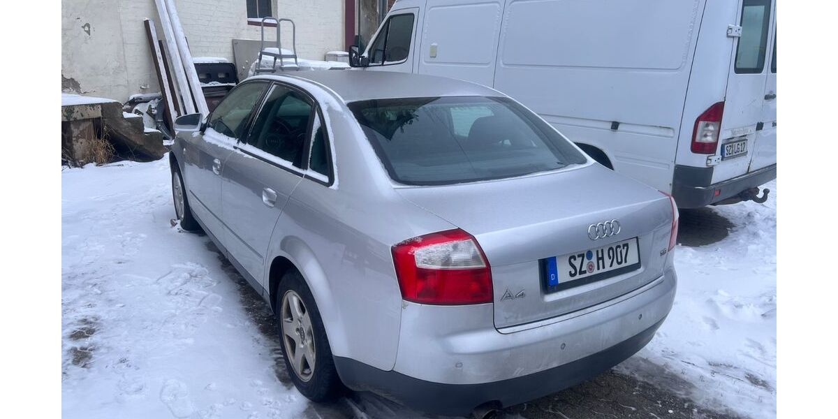Audi A4 250.412 km 1.500 &euro; Braunschweig 38102
