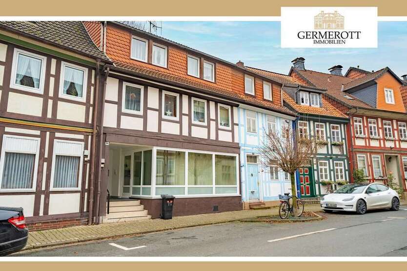 Haus zum Kaufen in Bad Salzdetfurth 249.000 € 290 m²
