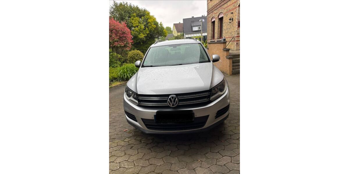 VW Tiguan 160.241 km 8.900 &euro; Braunschweig 38114