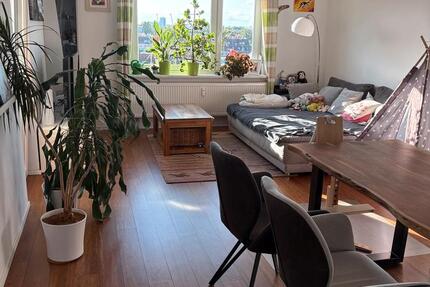 Helle und zentrale 4-Zimmer Wohnung zu verkaufen - knapp 100qm
