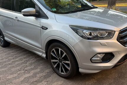 Ford Kuga 152.000 km 12.999 &euro; Adenstedt 31246