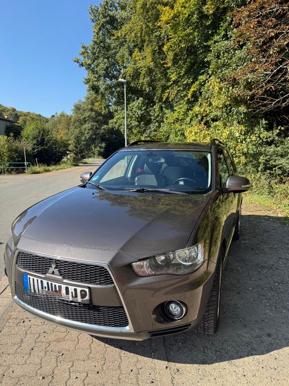 Mitsubishi Outlander 213.029 km 9.200 € Bad Salzdetfurth 31162