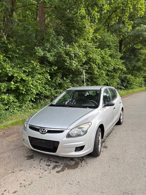 i30